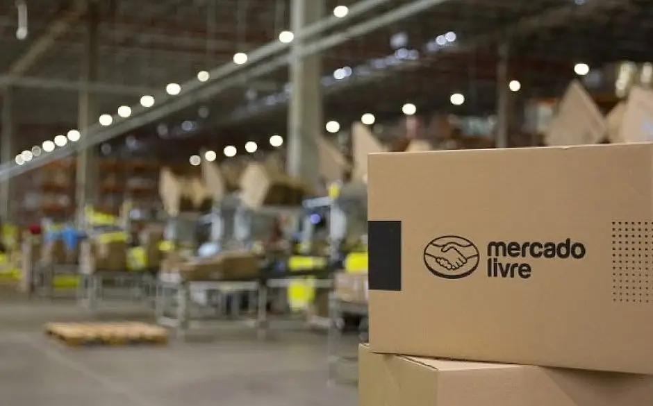 Galpão do Mercado Livre Full com caixas prontas para envio